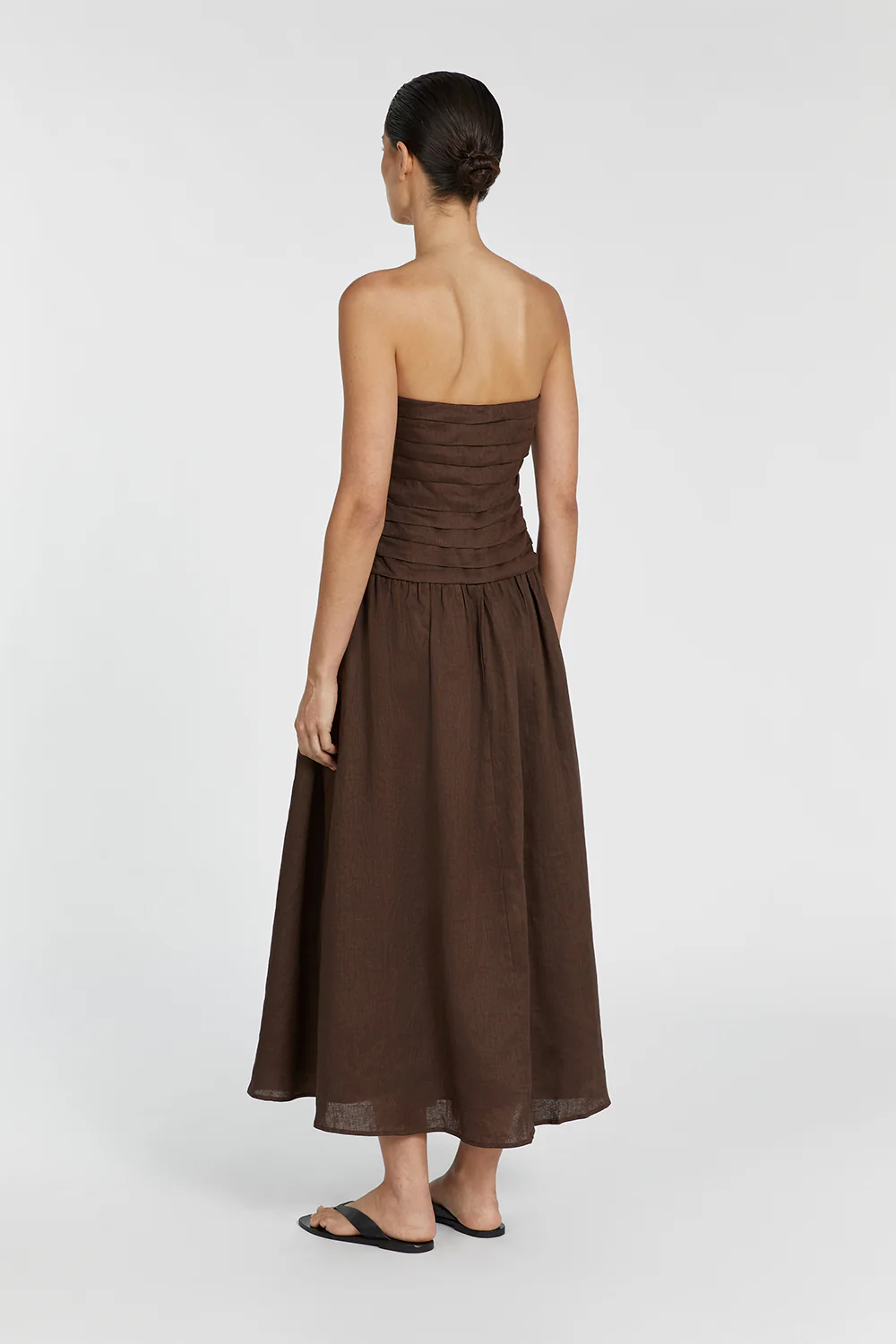 CATANIA BITTER CHOC LINEN STRAPLESS MIDI DRESS - Image 4