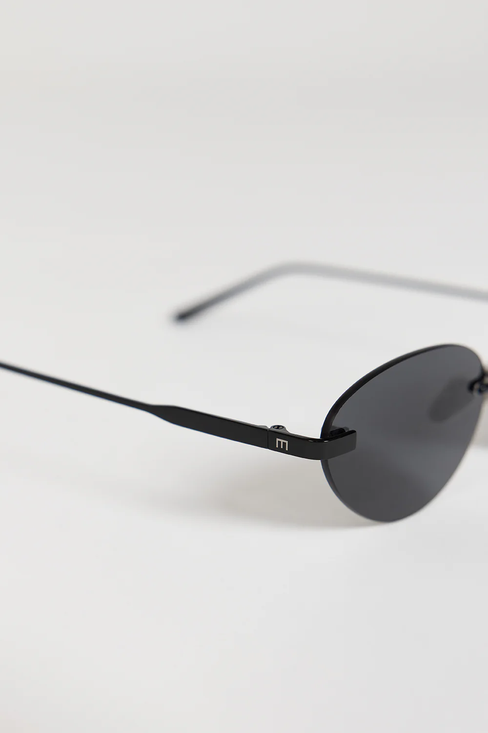 ELISA JOHNSON TRINITY GLOSS BLACK SUNGLASSES - Image 6