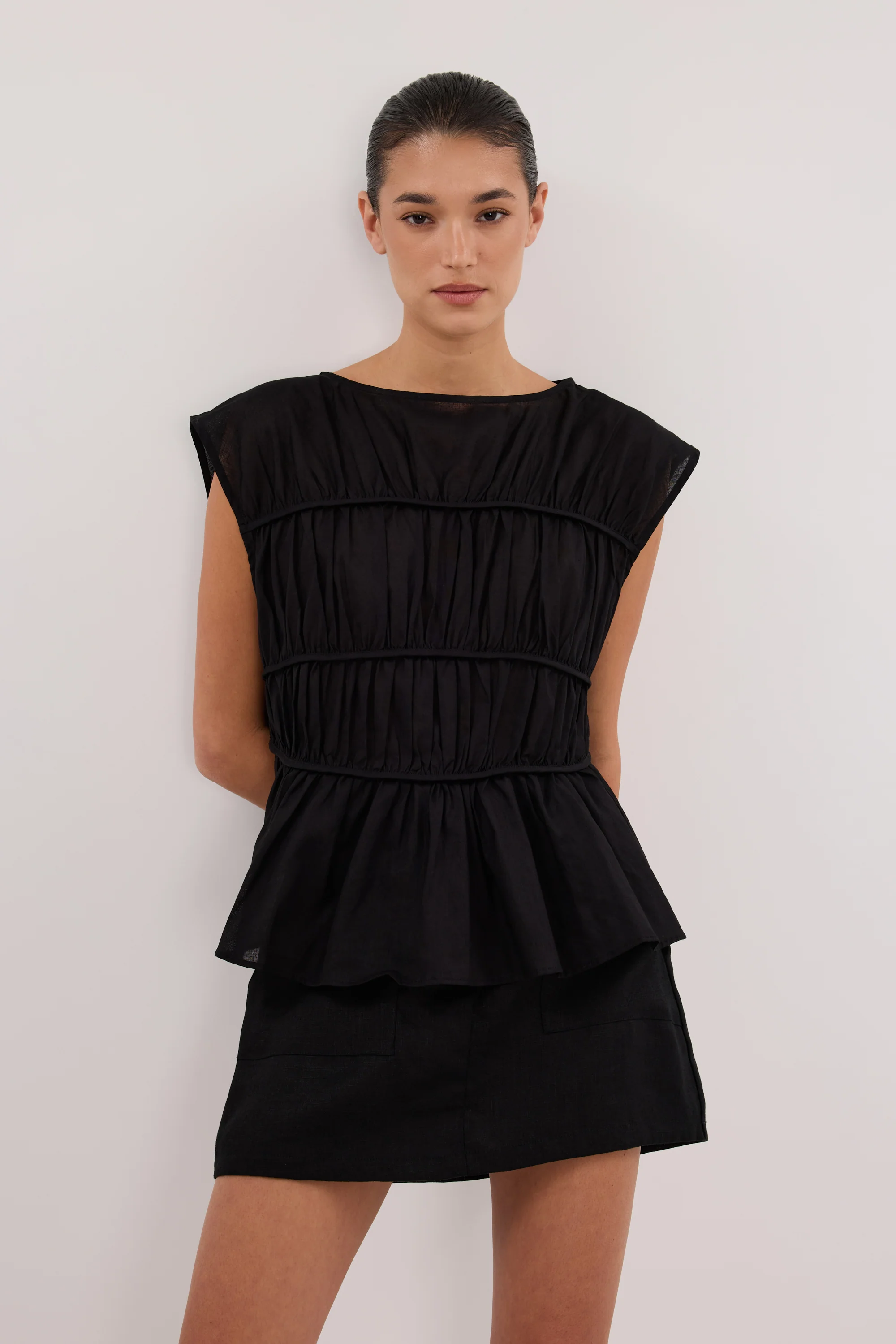 EVA BLACK LINEN SKORT - Image 2