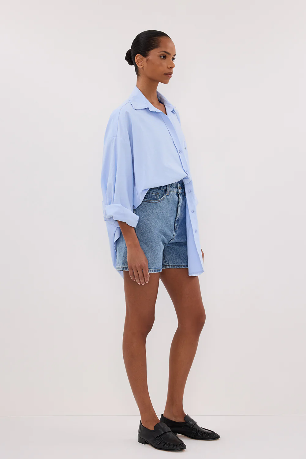 FINN MEDIUM BLUE DENIM SHORT - Image 3