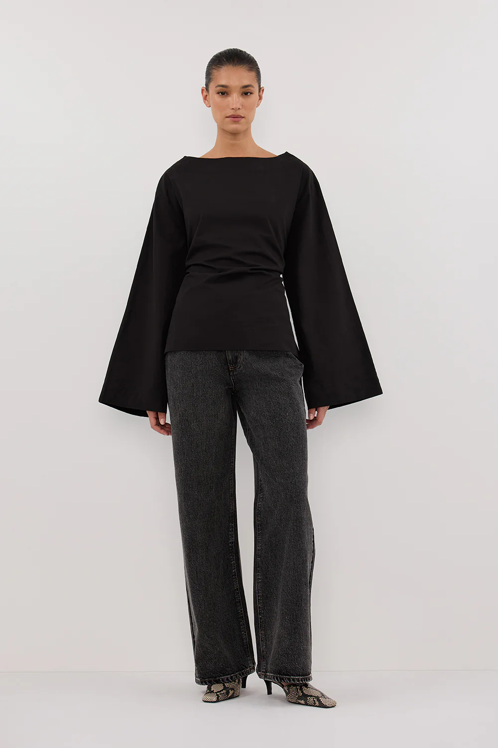 IVY BLACK LONG SLEEVE TOP
