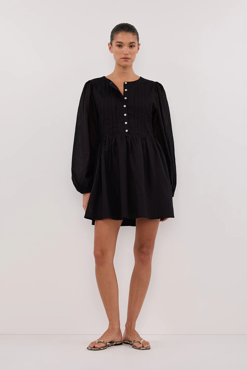 LARS BLACK BUTTON SLEEEVED MINI
