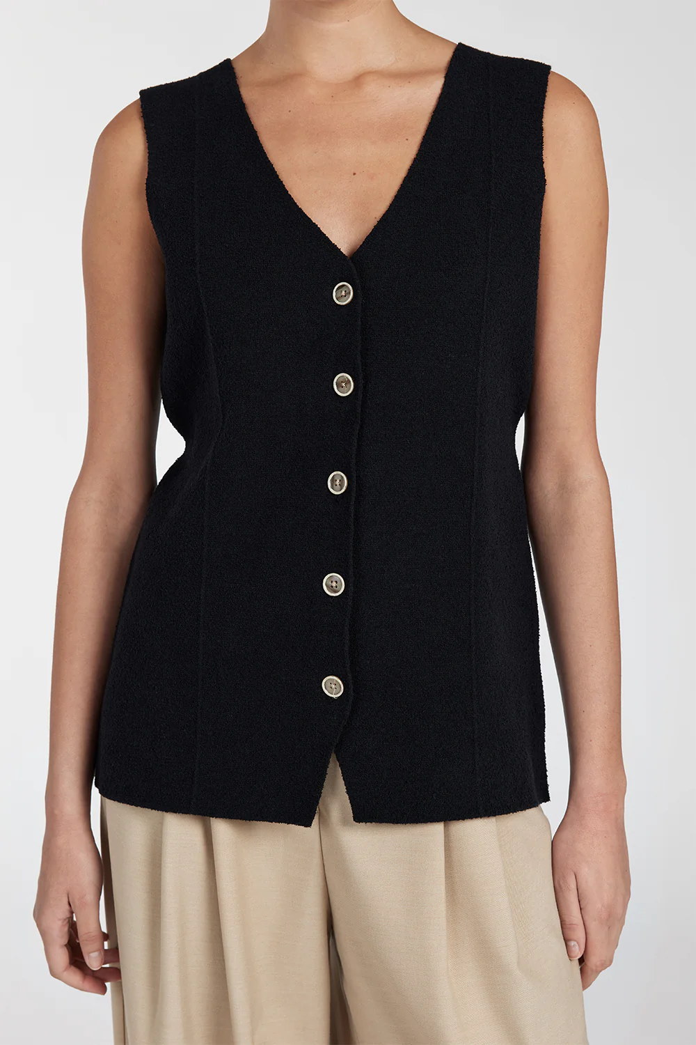 LISA BLACK TAILORED KNIT VEST - Image 5