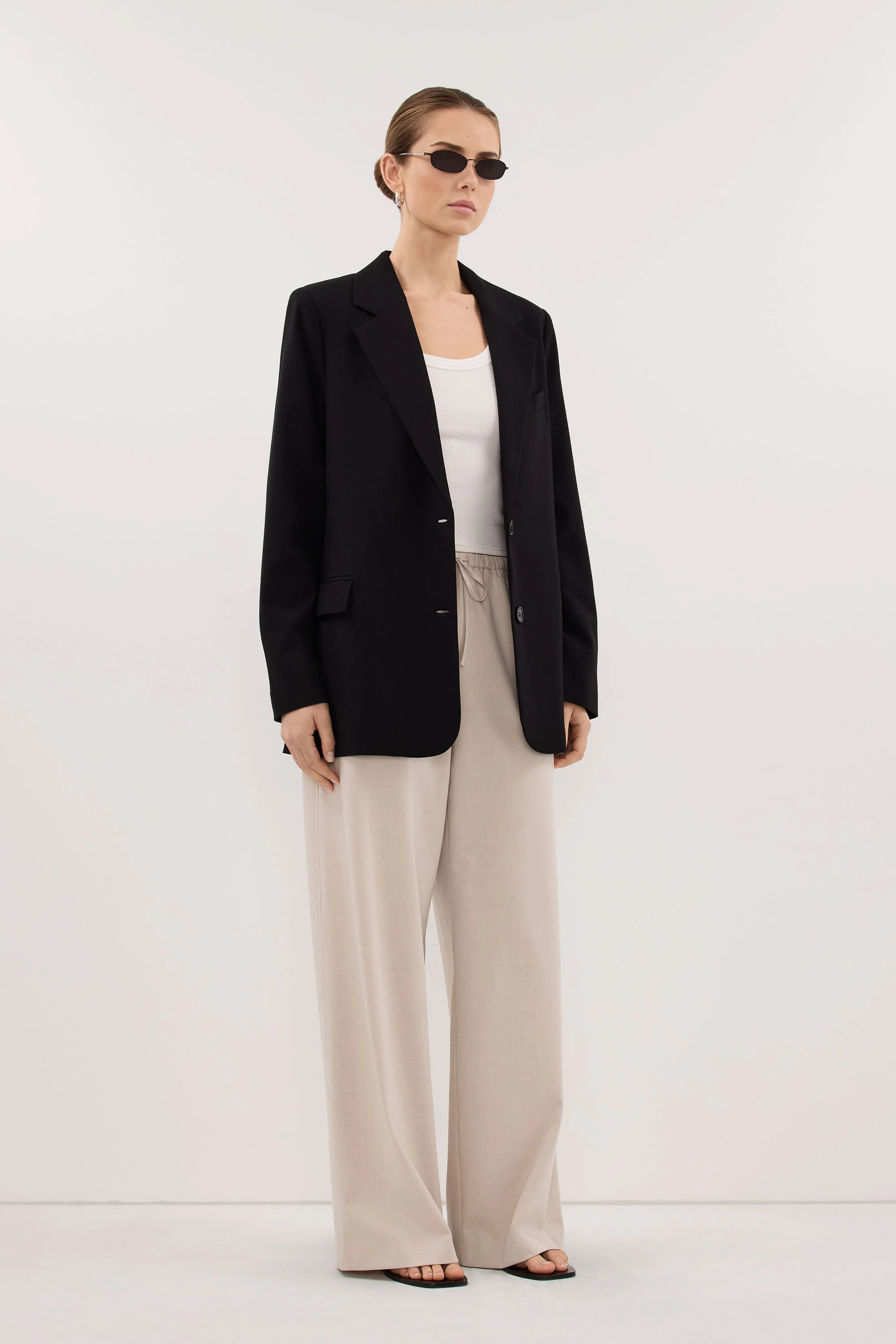 LIZA BLACK OVERSIZED BLAZER - Image 2