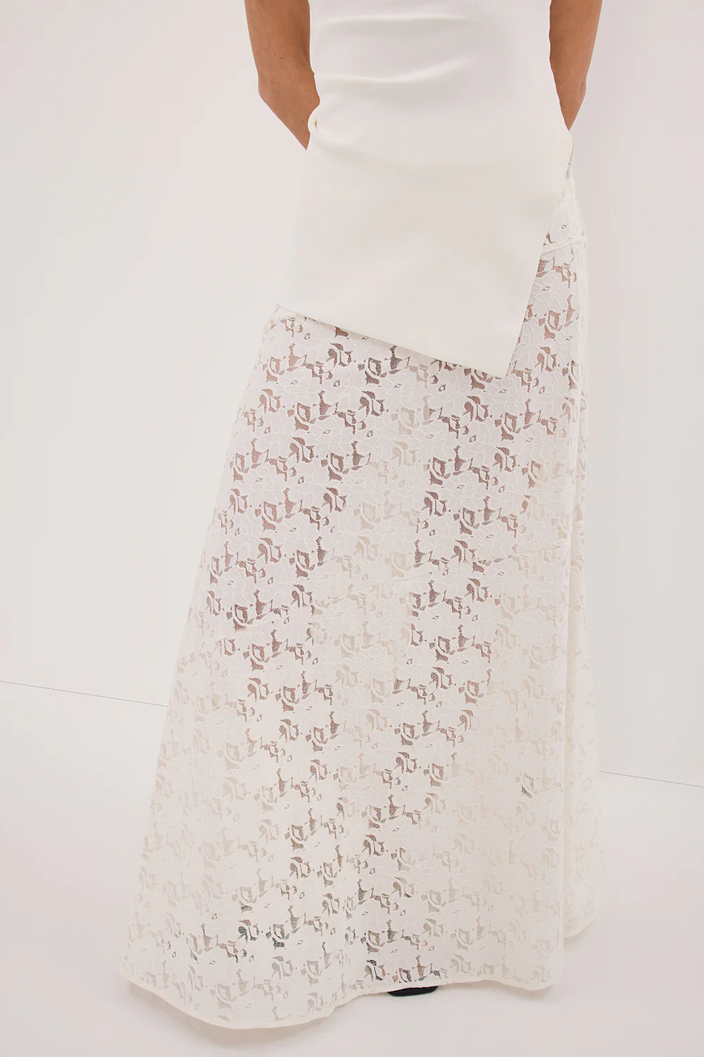 LOULA WHITE LACE MAXI SKIRT - Image 5