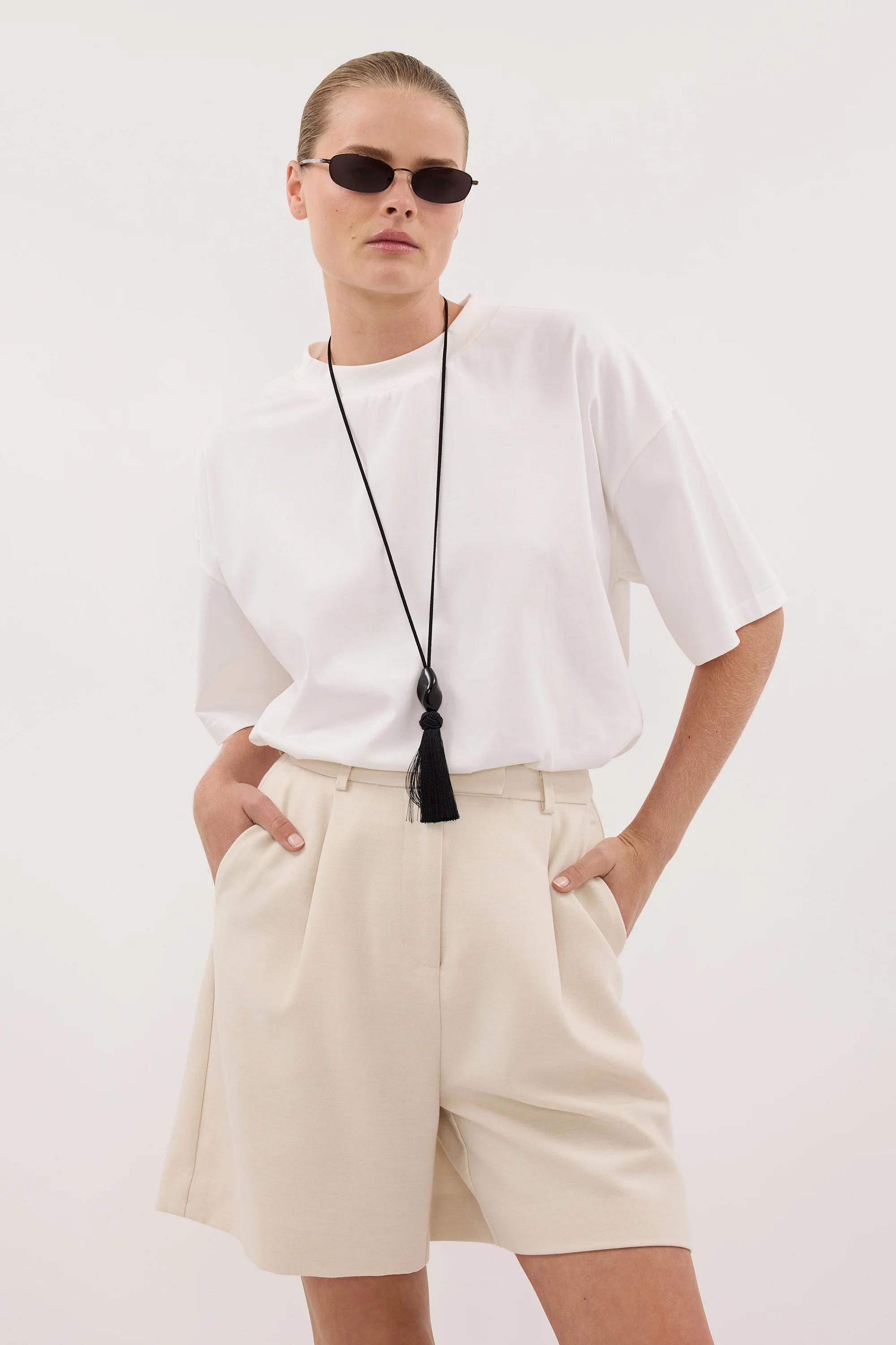 TYRA WHITE BOYFRIEND TEE - Image 2