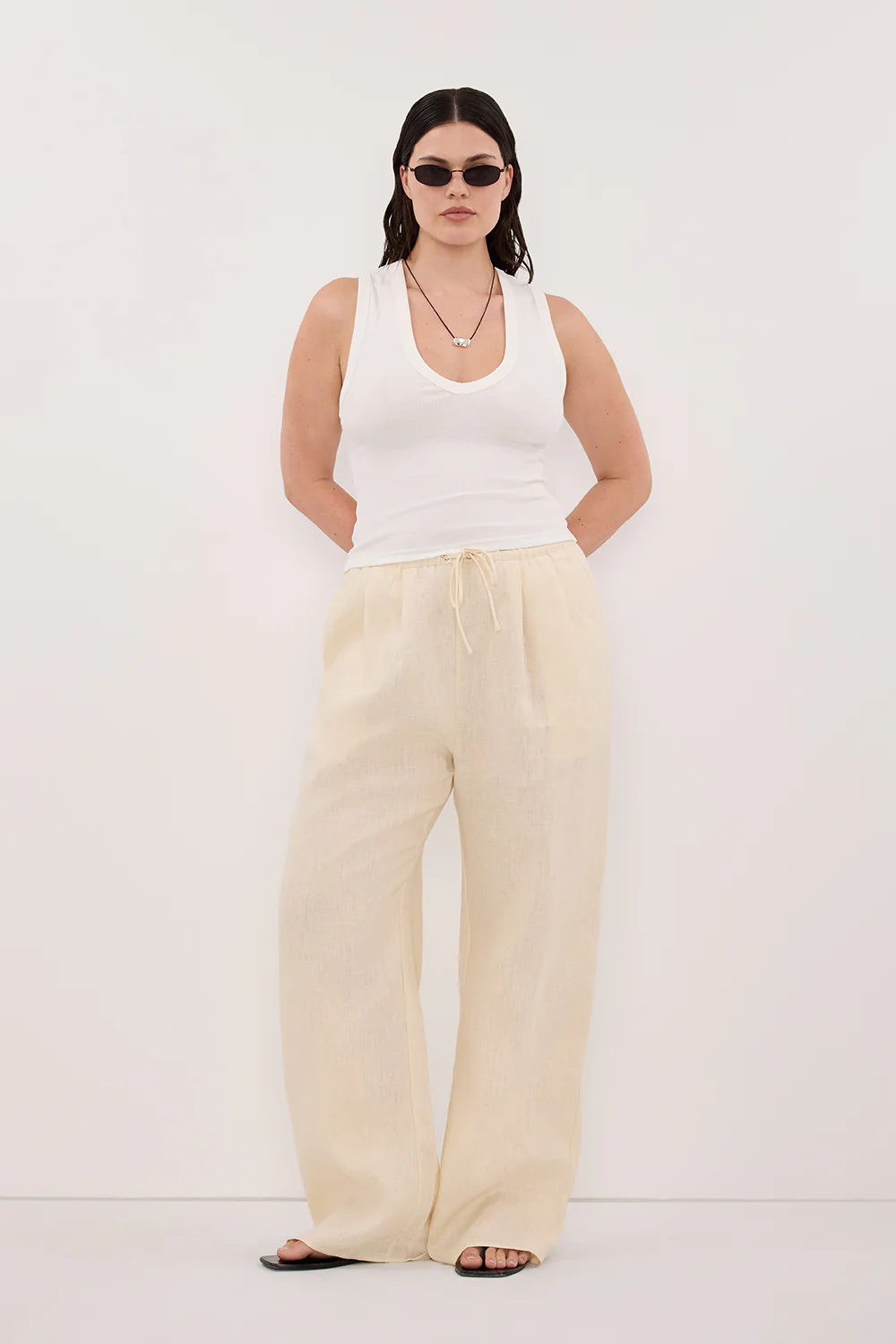 YASMIN OFF WHITE SLEEVELESS KNIT TANK - Image 6